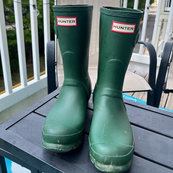 HUNTER original rain boots in hunter green, comes with boot socks!! Size W6 💚 - Picture 3 of 13